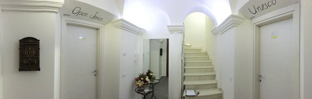 Отель House Саббьонета Экстерьер фото